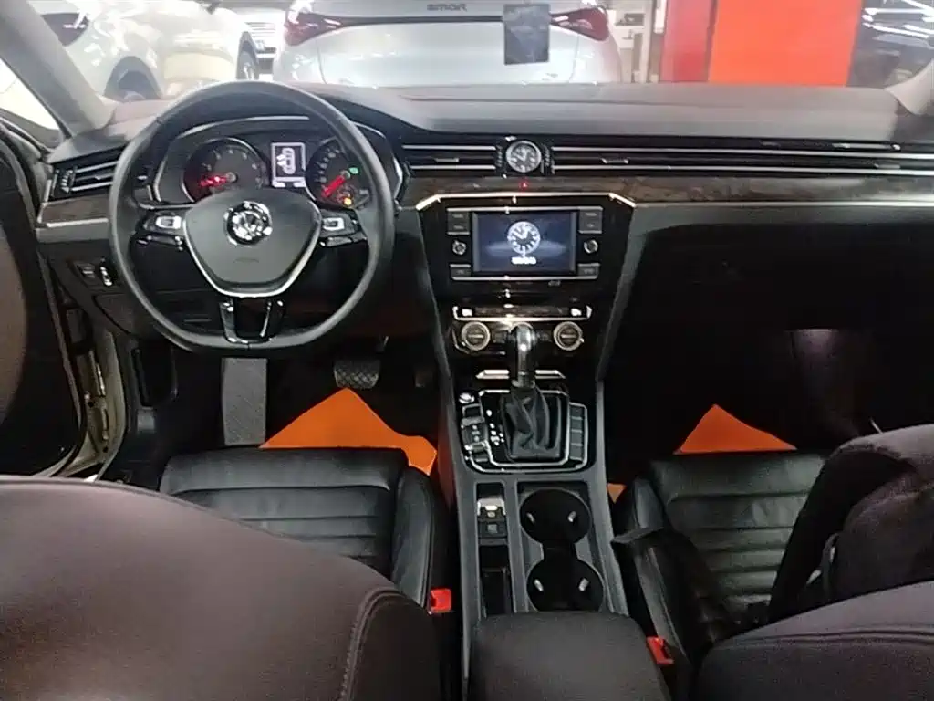 Volkswagen Magotan 2018 Facelift 330TSI DSG Luxury фото 10
