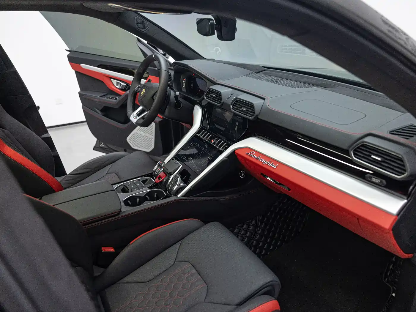 Lamborghini Urus 2023 4.0T V8 S фото 11