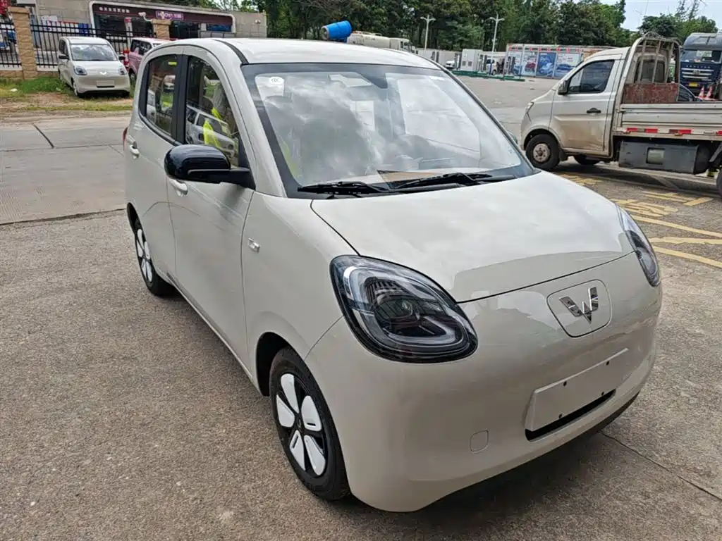 Wuling Motors Hongguang MINIEV 2026 2025 4-Door Advanced