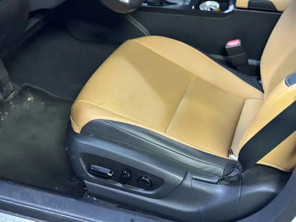 Lexus ES 2021 200 Excellence Edition фото 4