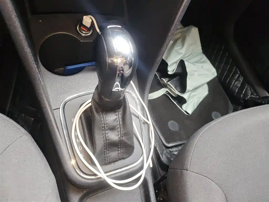 Volkswagen Polo 2016 1.4L Automatic Trend фото 14