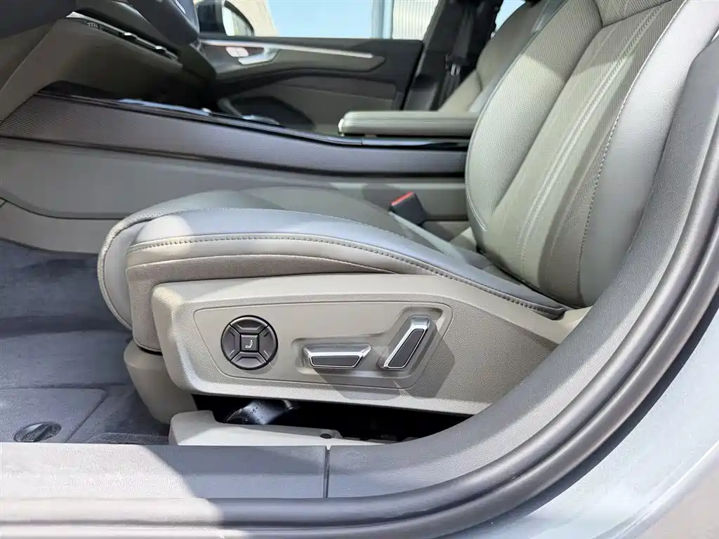Photo 16 - Audi A6L