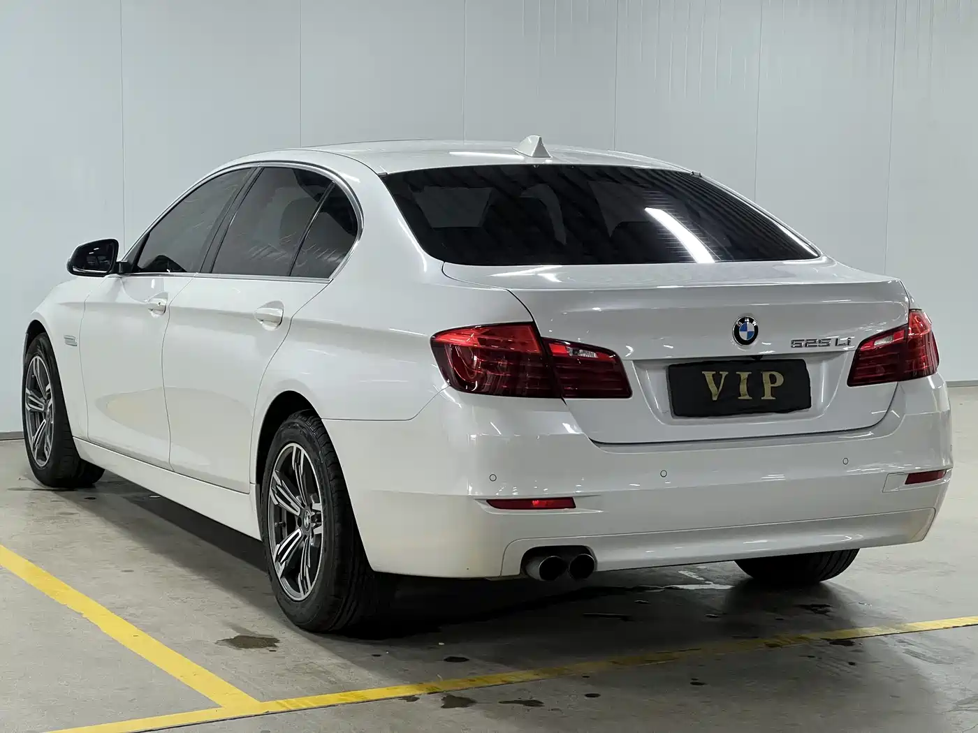 BMW 5 Series 2017 520Li Classic Edition фото 6
