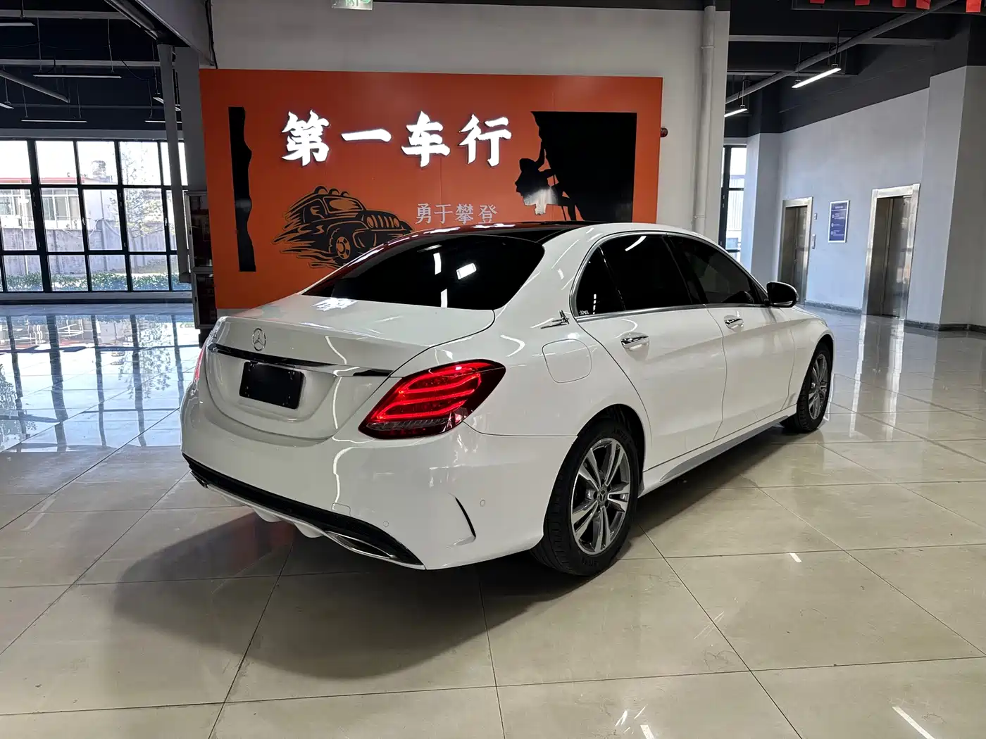 Mercedes-Benz C-Class 2018 C 200 L Sport Edition фото 3