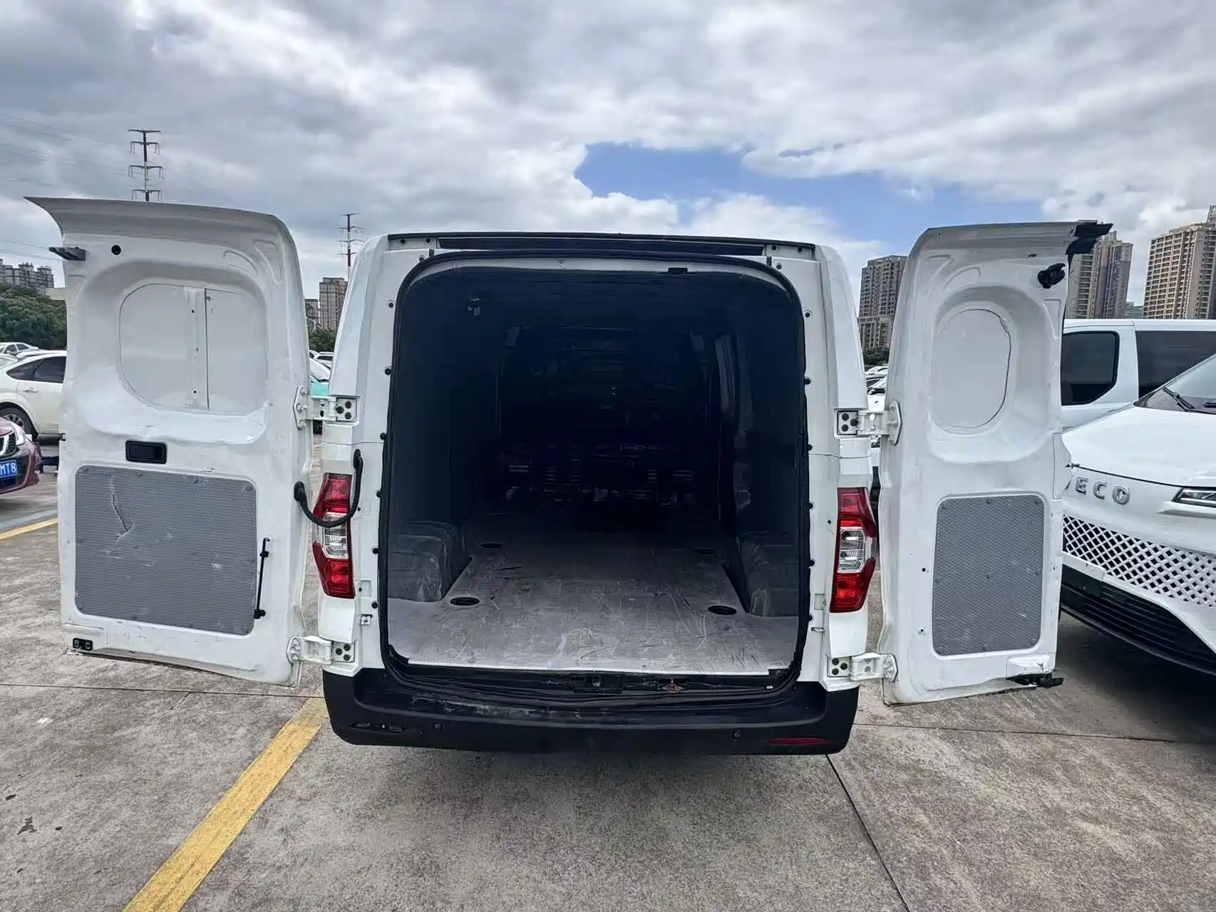 Фото 8 - Maxus Maxus EV30