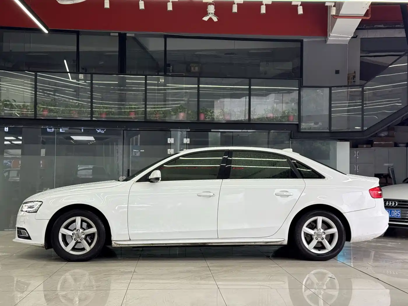 Audi A4L 2013 35 TFSI Automatic Standard фото 4