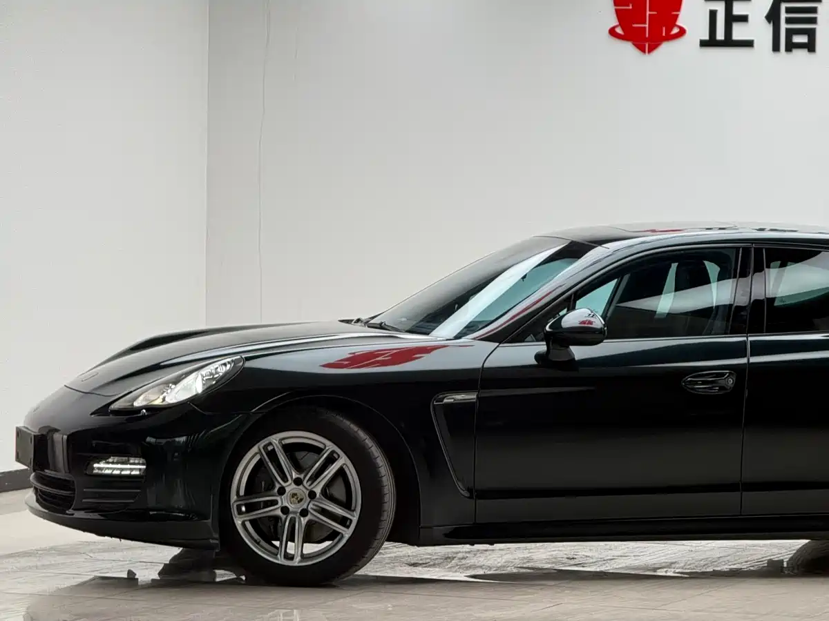 Porsche Panamera 2010 Panamera 4 3.6L фото 31