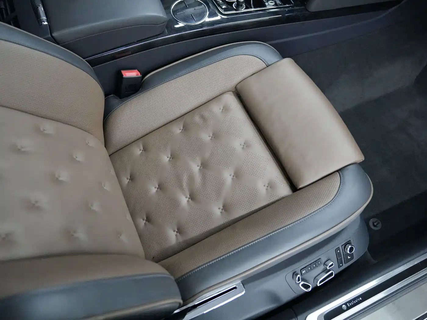 Volkswagen Phaeton 2015 Model 3.0L Exclusive Edition фото 7