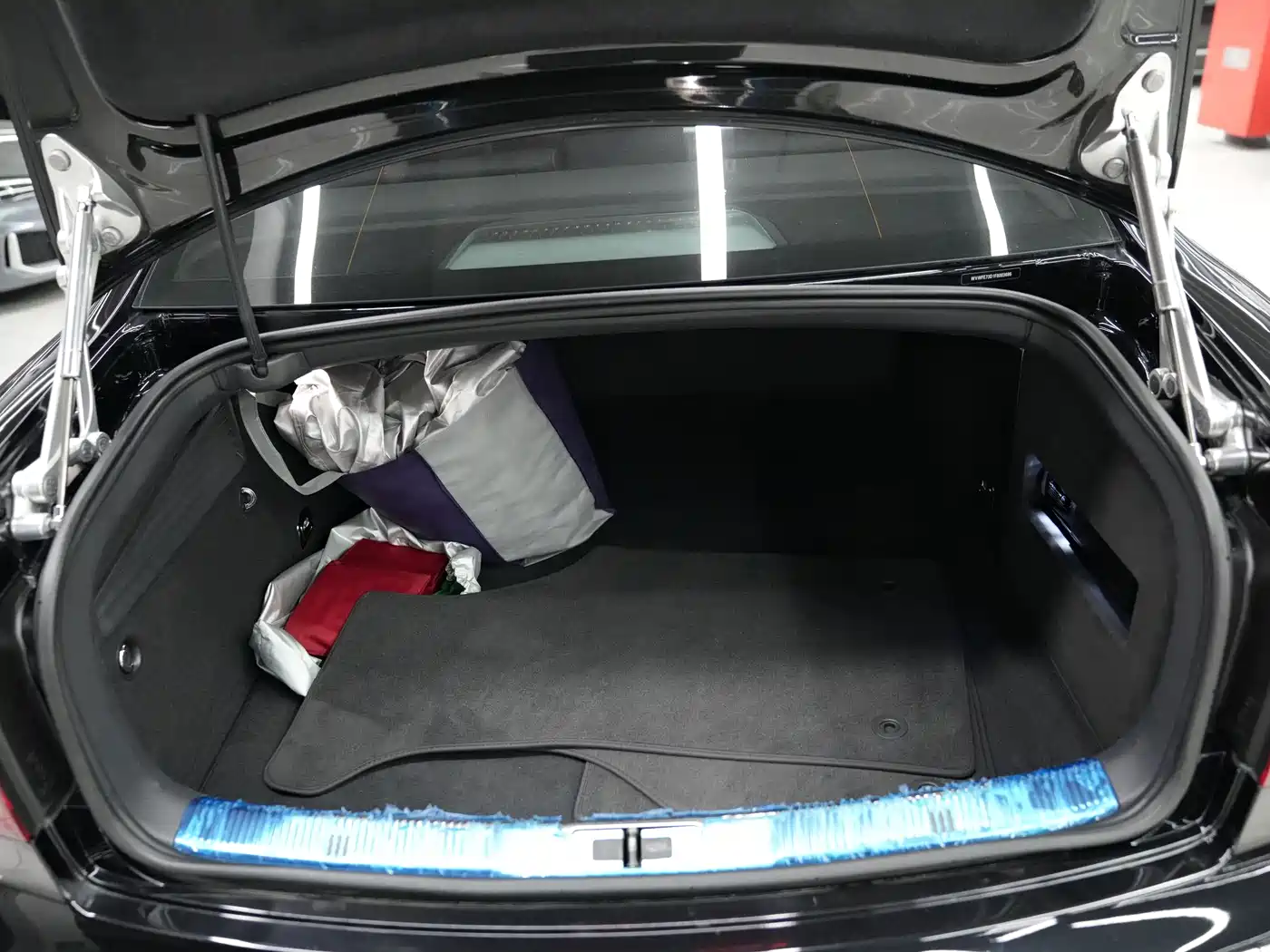Volkswagen Phaeton 2015 Model 3.0L Exclusive Edition фото 19
