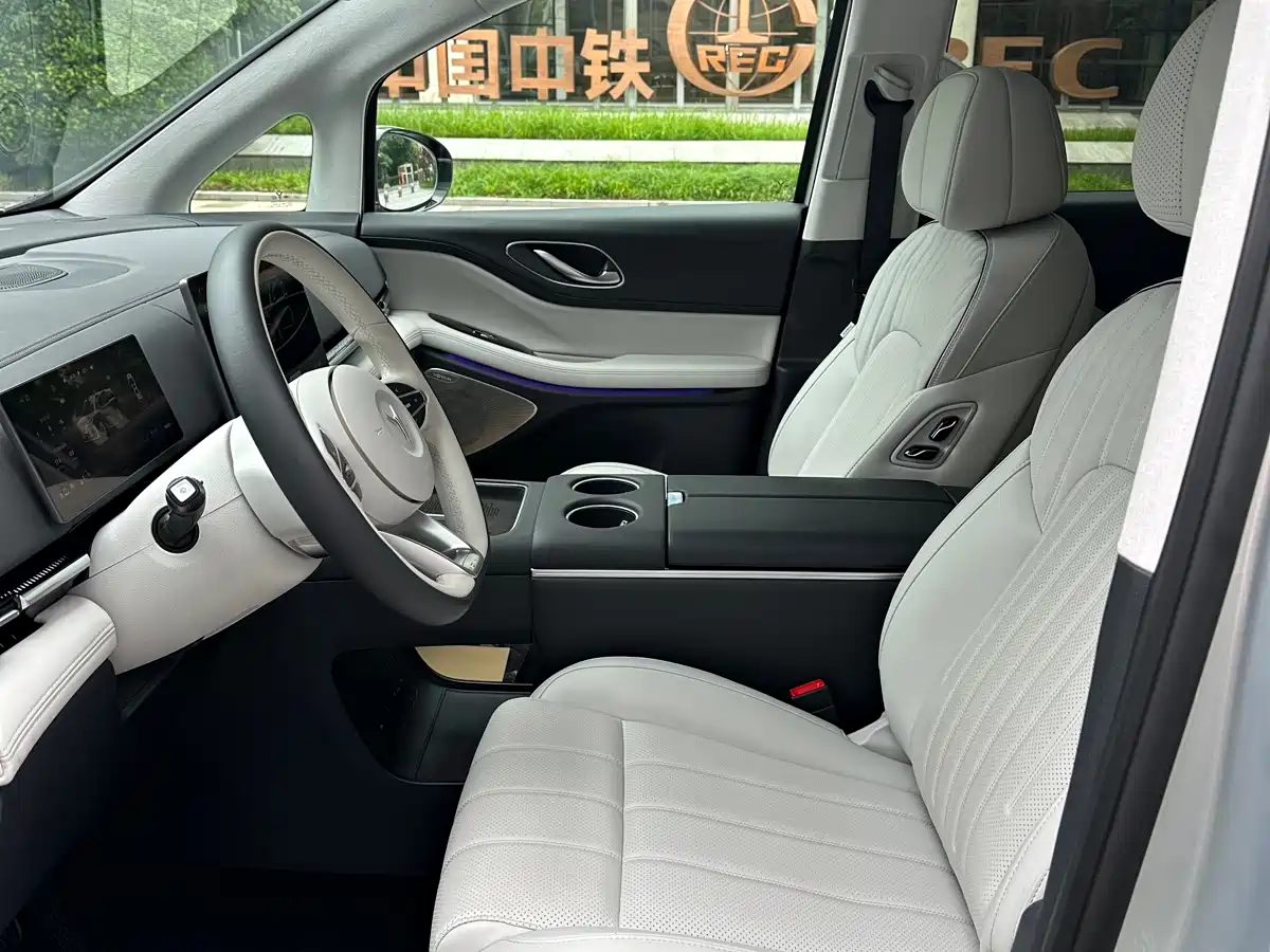Voyah Auto Voyah Dreamer 2025 PHEV AWD Flagship Qian Kun Edition фото 8