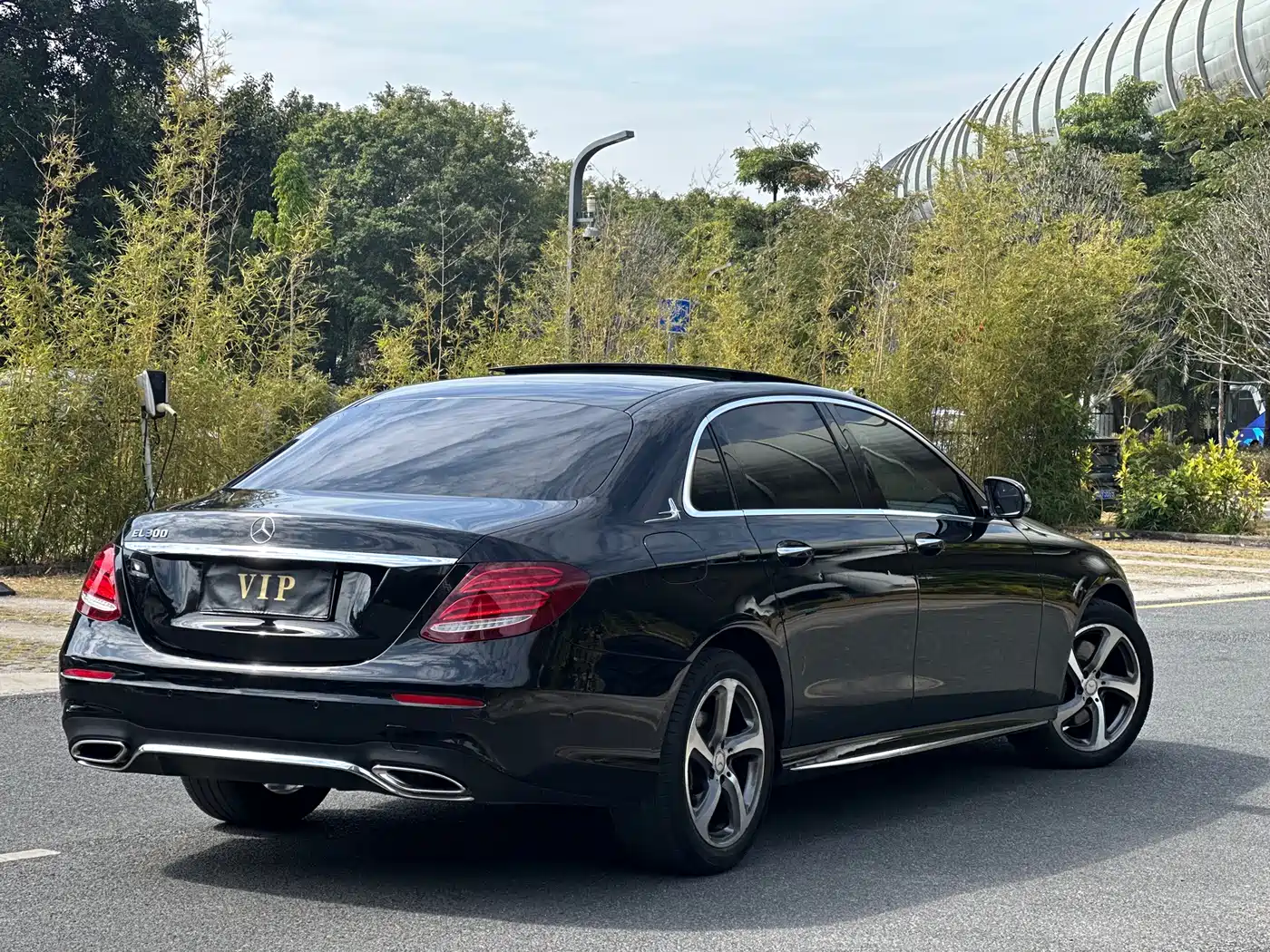Mercedes-Benz E-Class 2017 E 300 L Sport Luxury фото 12