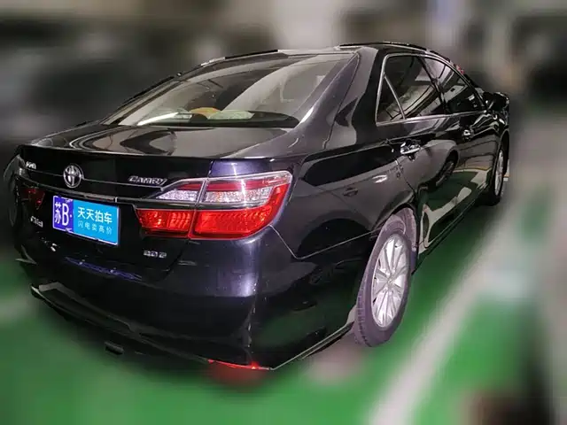 Toyota Camry 2016 2.0G 10th Anniversary Leading Edition — фото 2
