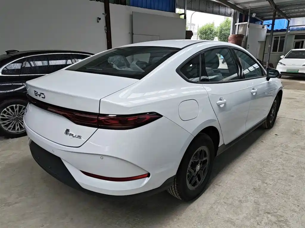 BYD Qin PLUS 2026 DM-i Smart Edition 128KM Progressive фото 7