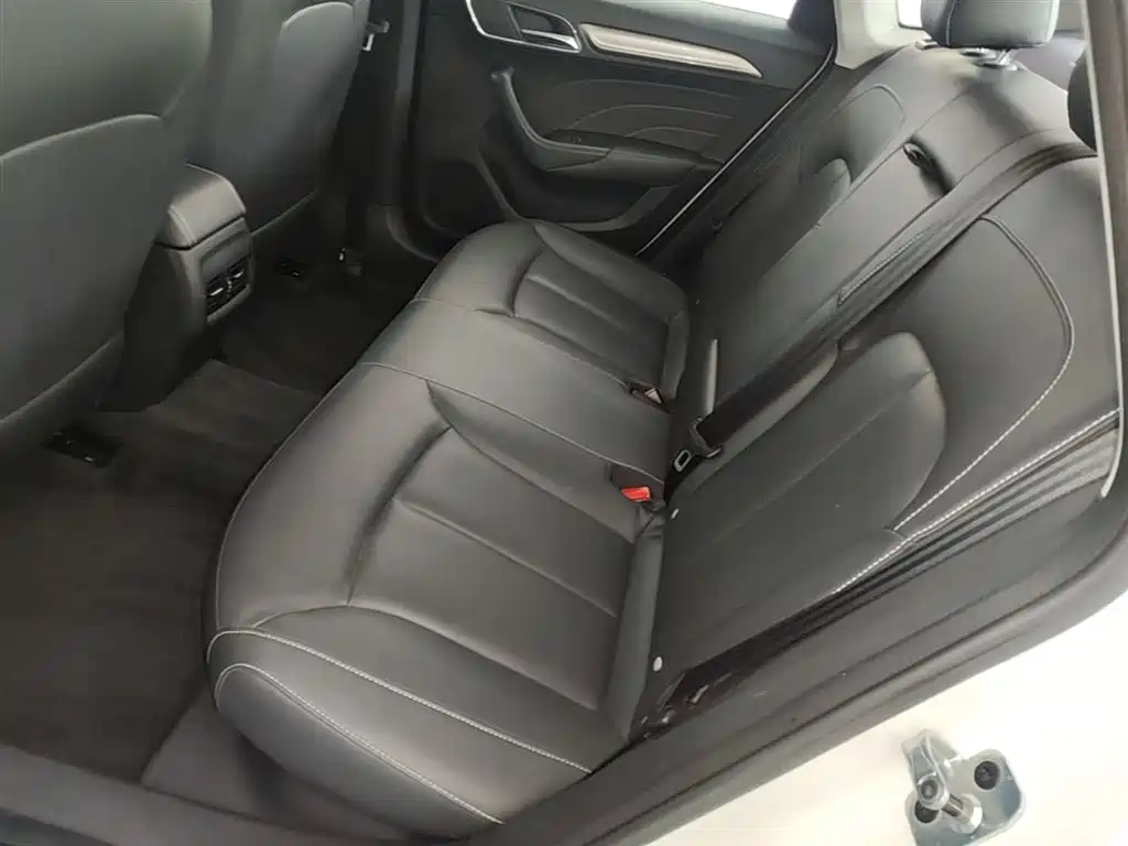 Roewe i6 2020 2020 PLUS 1.6L CVT 4G Connected Glory Flagship Edition