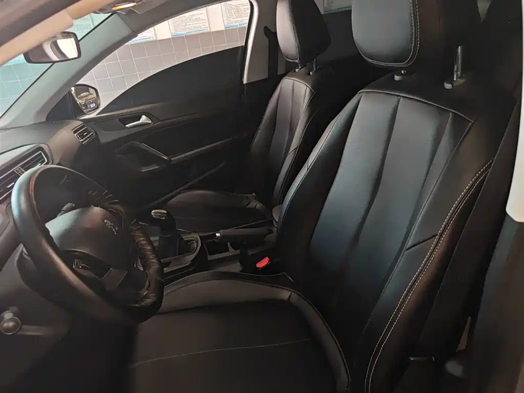 Peugeot 308 2016 1.6L Manual Fashion фото 14