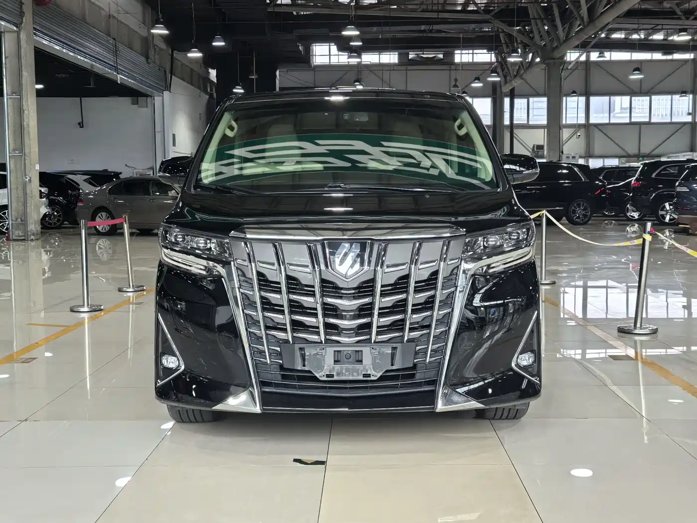Toyota Alphard 2018 Facelift 3.5L Premium Edition фото 2