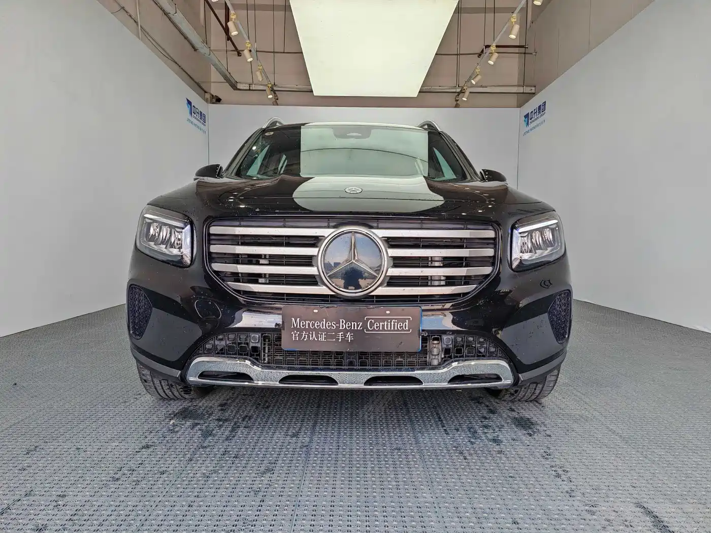 MERCEDES-BENZ GLB