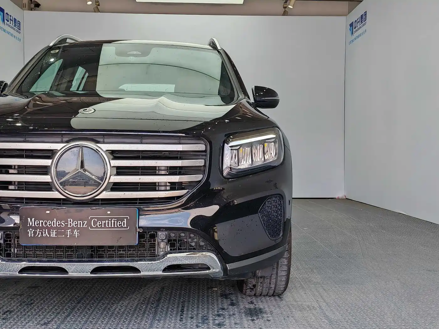 MERCEDES-BENZ GLB