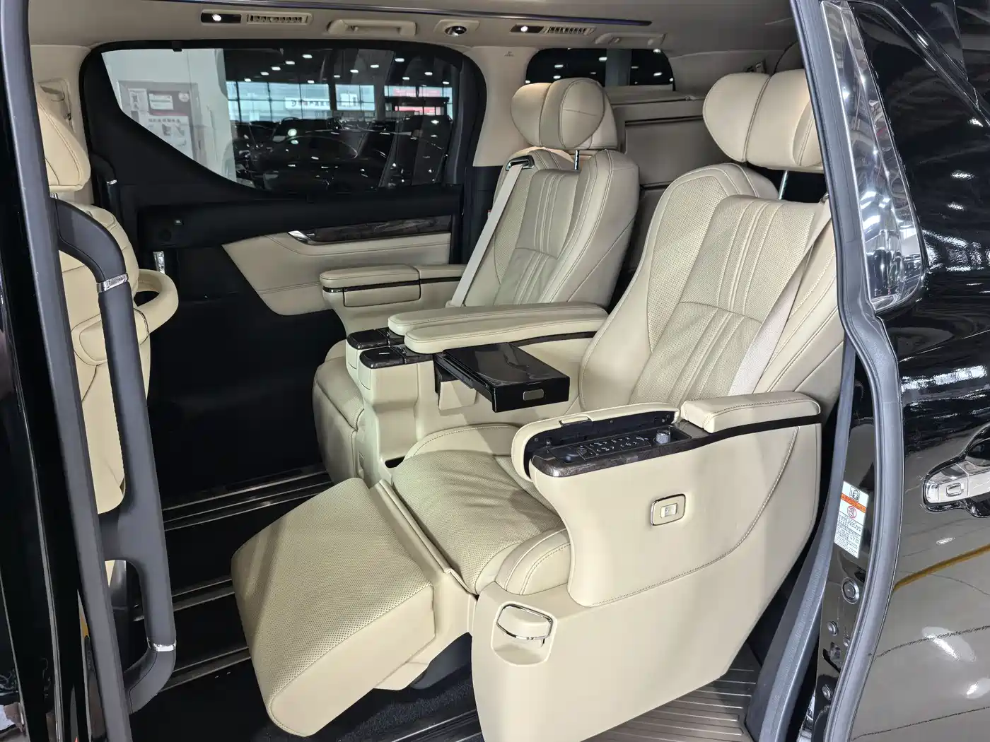 Toyota Alphard 2018 Facelift 3.5L Premium Edition фото 11