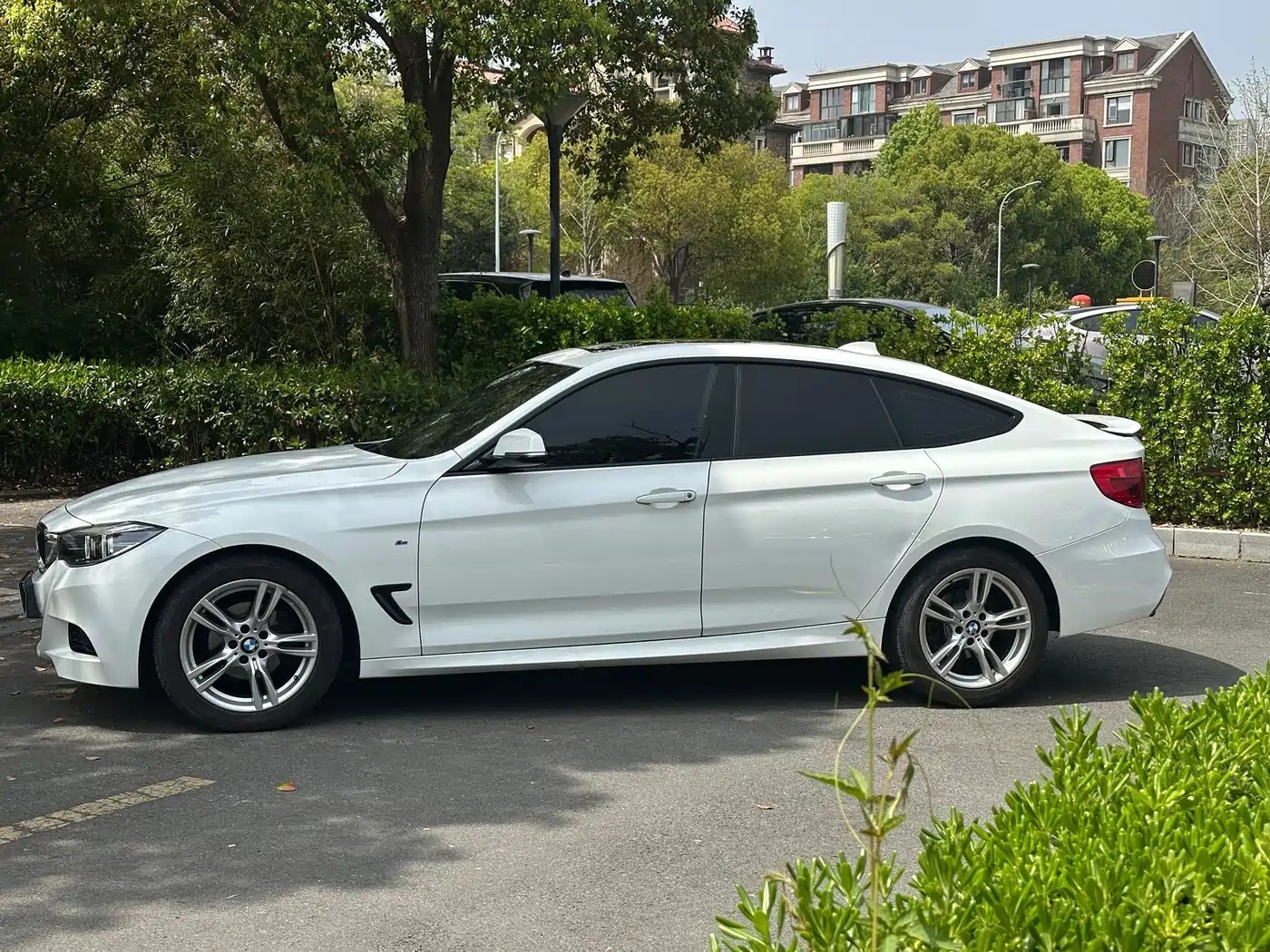 BMW 3 Series GT 2019 320i M Sport Model фото 19