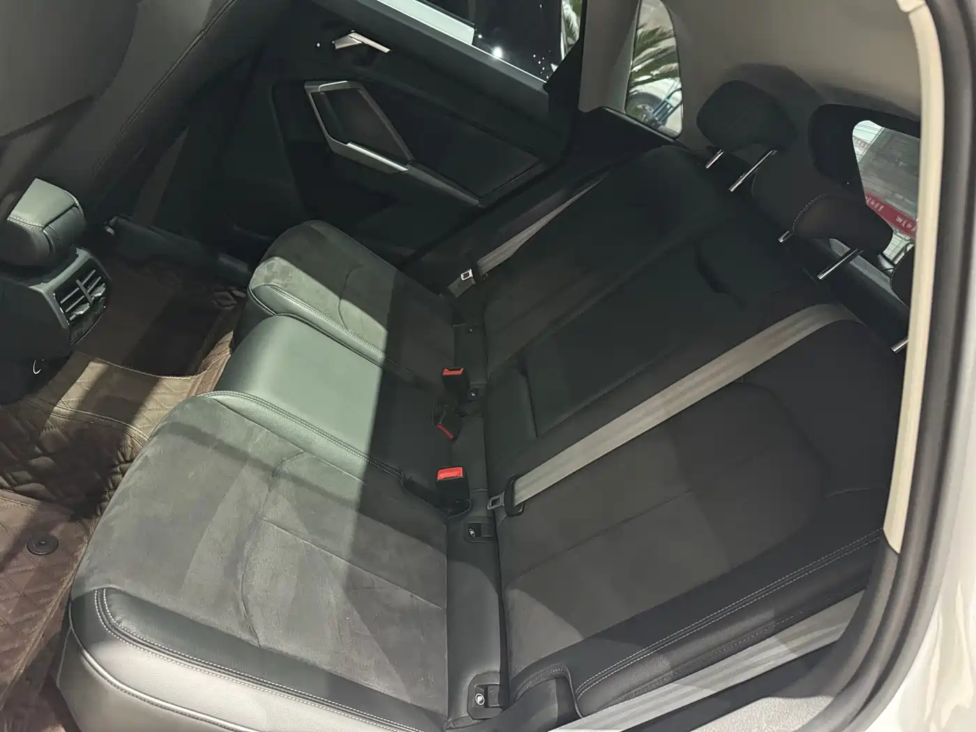 Audi Q3 2023 35 TFSI Fashion Dynamic Model (1.5T) фото 14