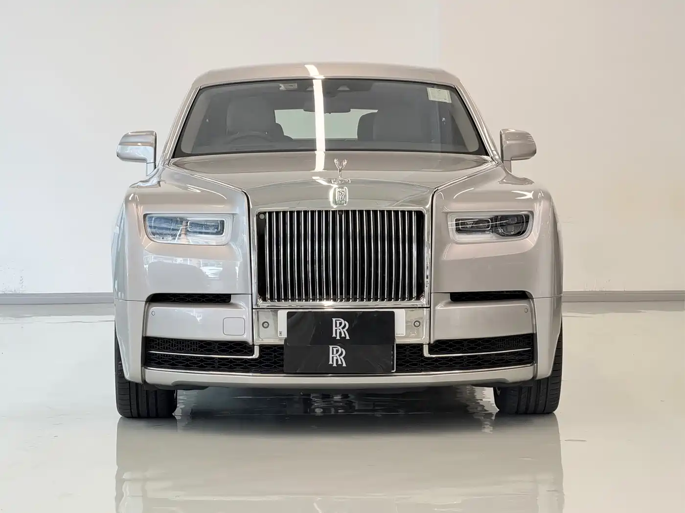 Rolls-Royce Phantom 2019 2018 6.7T Long Wheelbase Version