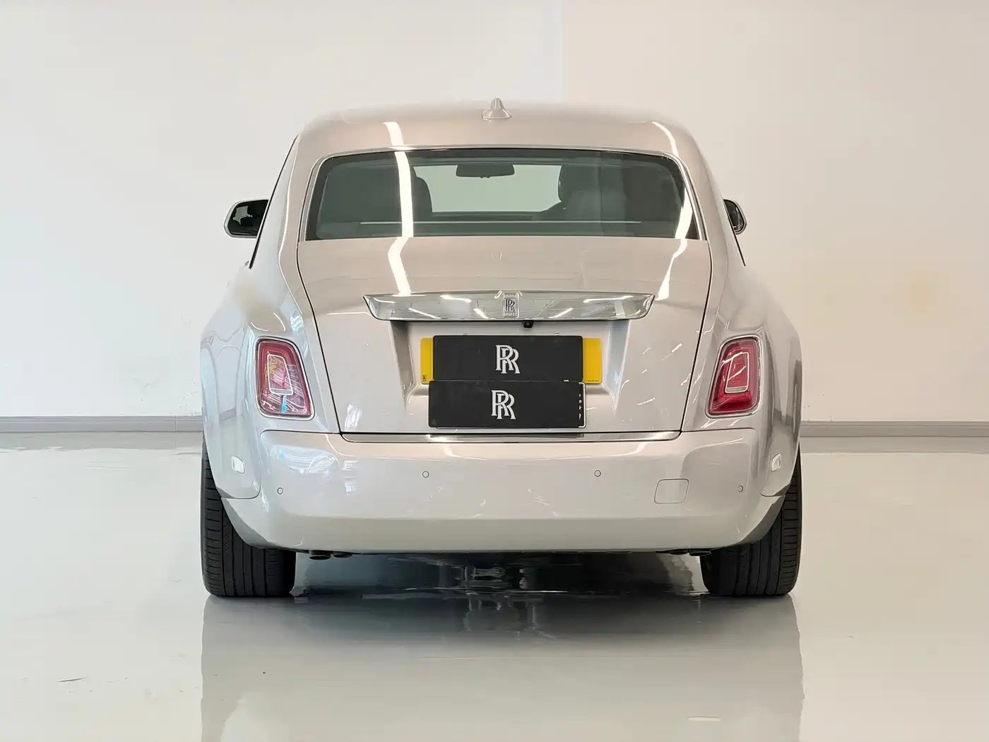 Rolls-Royce Phantom 2019 2018 6.7T Long Wheelbase Version