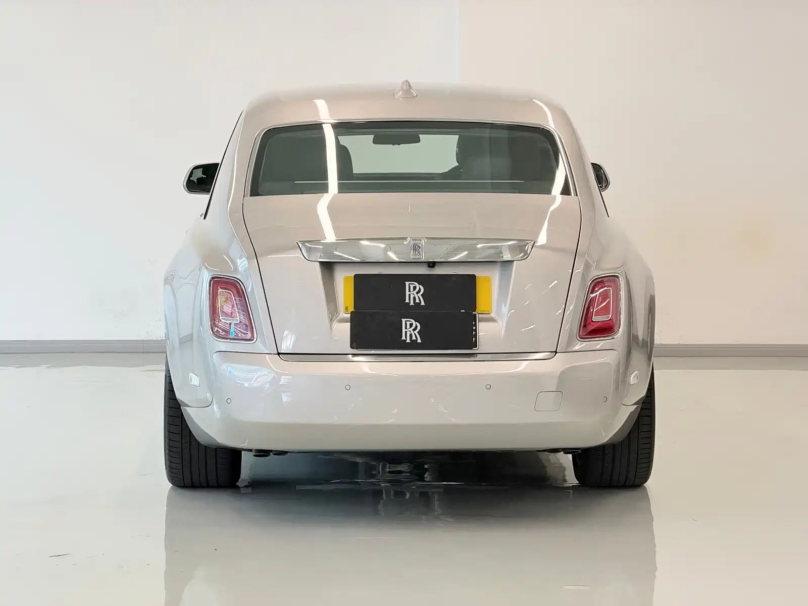 Фото 26 - Rolls-Royce Phantom