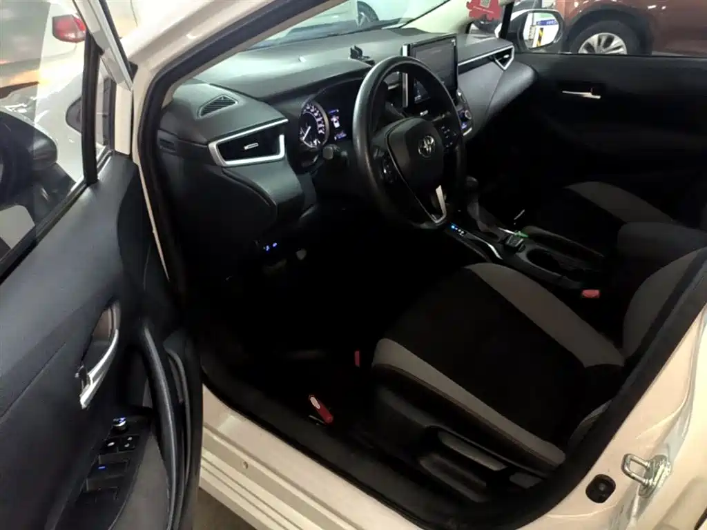 Toyota Corolla 2021 1.2T S-CVT Elite PLUS Edition фото 16