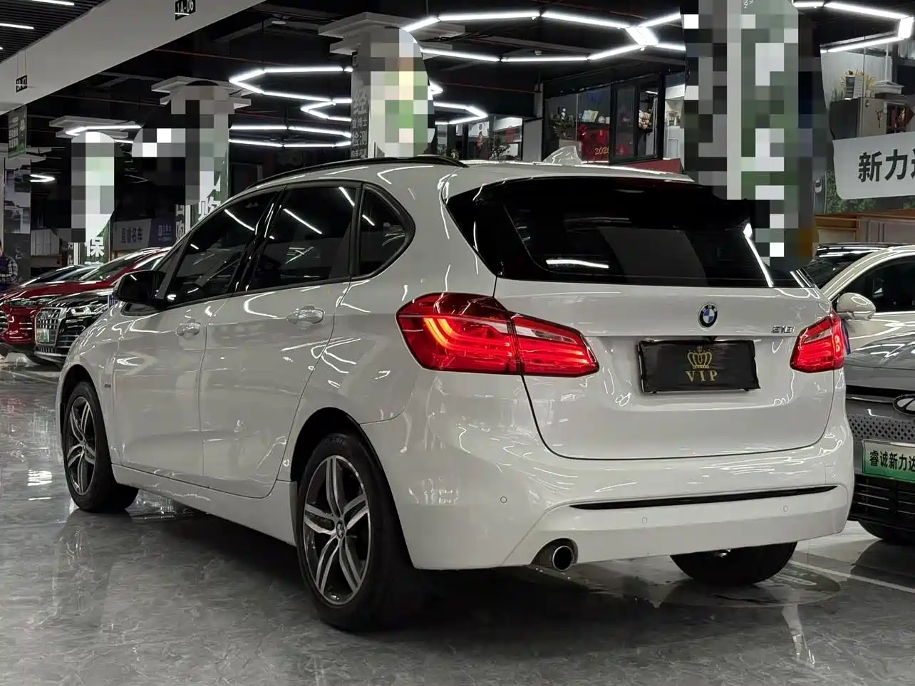 BMW 2 Series Touring 2016 218i Sport Design Package фото 6