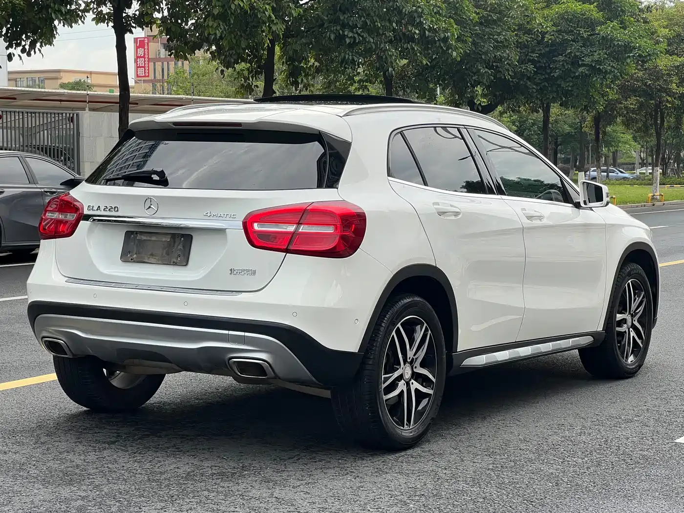 Mercedes-Benz GLA 2017 GLA 220 4MATIC Fashion фото 4