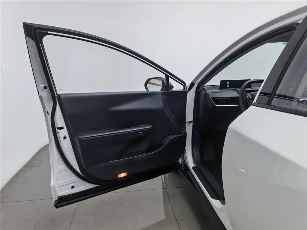 Toyota bZ3 2023 517km Elite PRO фото 8