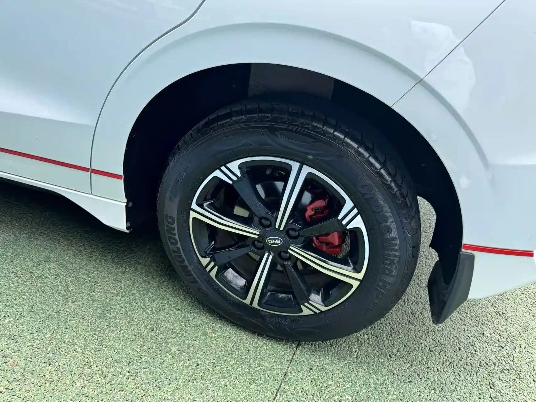 Фото 8 - BYD e2
