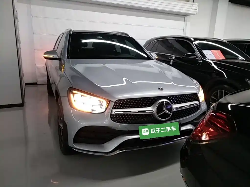 MERCEDES-BENZ GLC