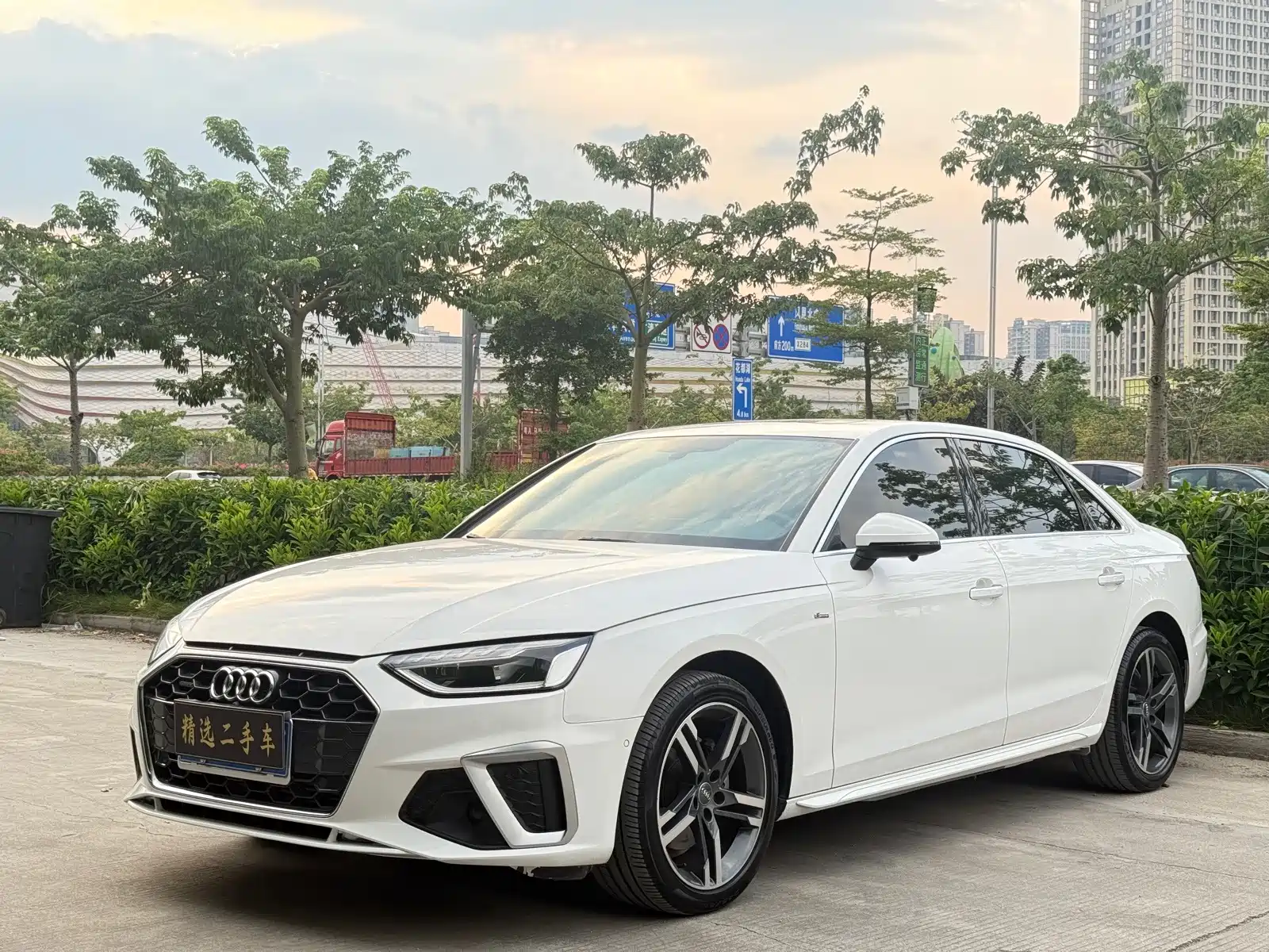 Фото 1 - Audi A4L