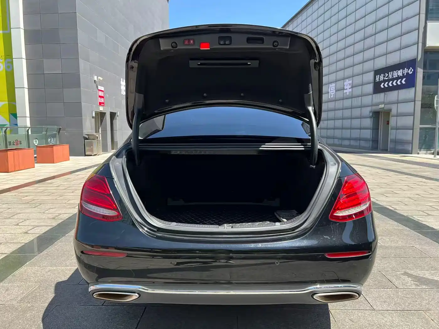 Mercedes-Benz E-Class 2016 E 300 L Fashion Type фото 19
