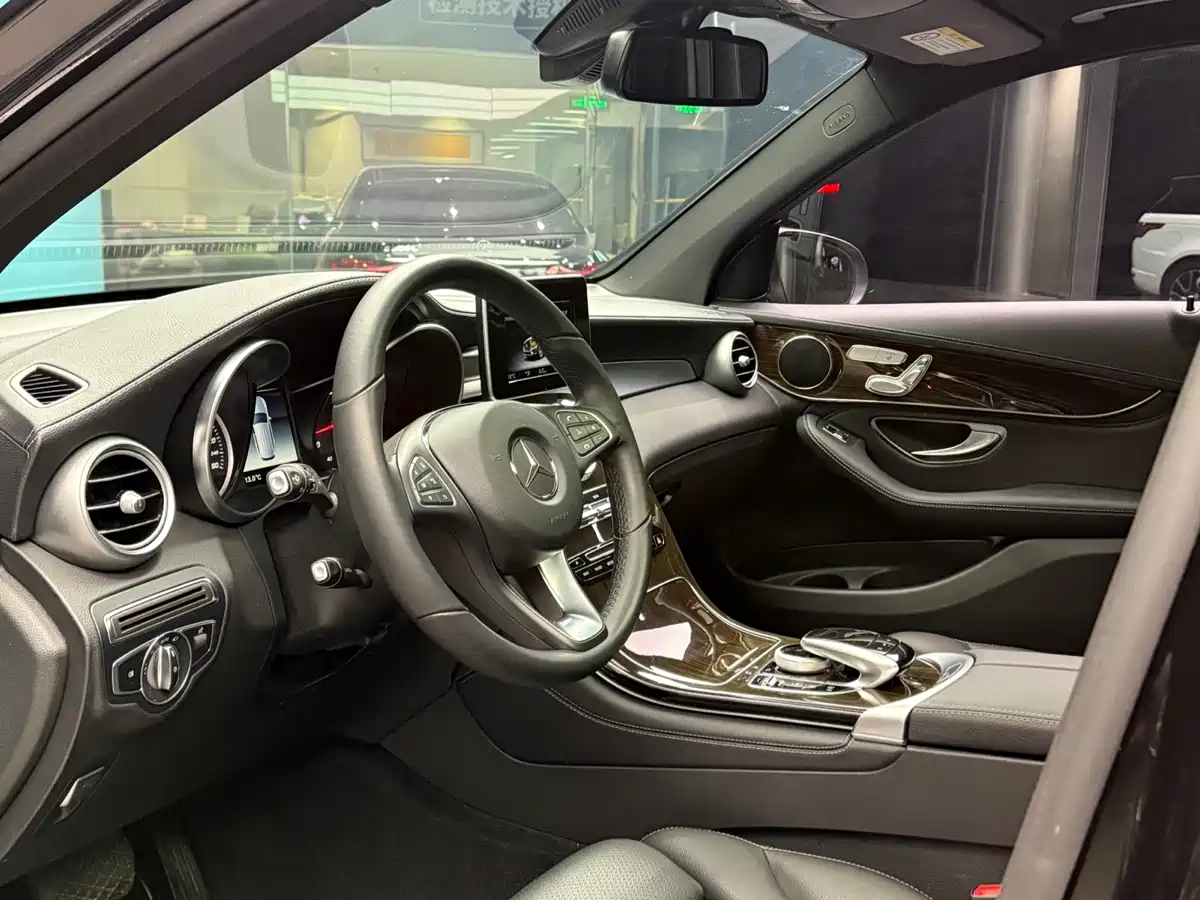 Mercedes-Benz GLC 2018 Facelift GLC 260 4MATIC Dynamic фото 7