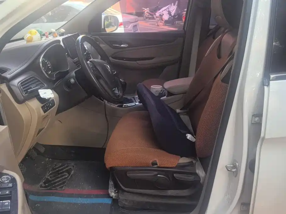 Baojun 730 2019 2017 1.5T Manual Trend 7-Seater China V