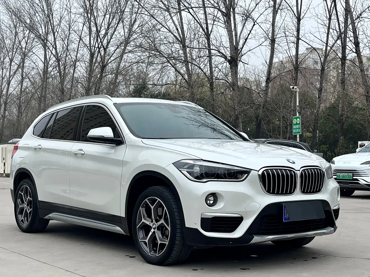 BMW X1 2019 sDrive18Li Premium Model фото 3