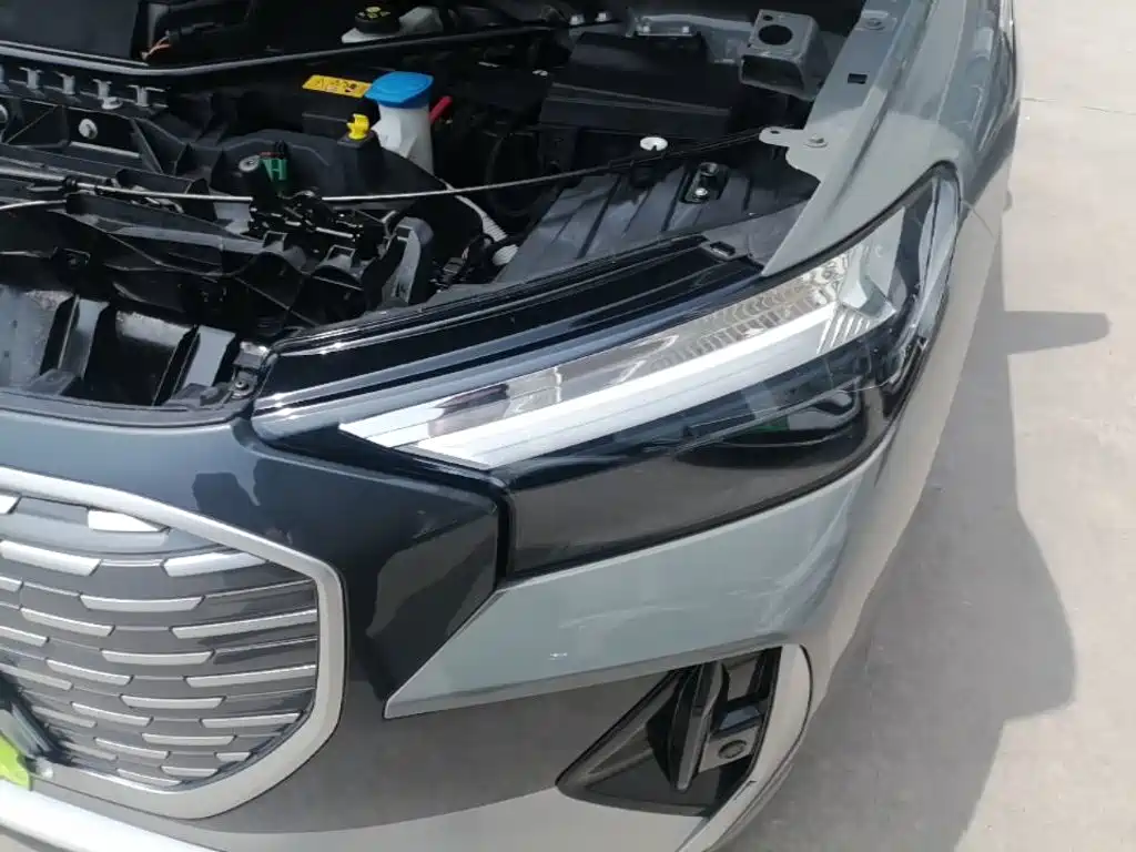 Photo 18 - Audi Q4 e-tron