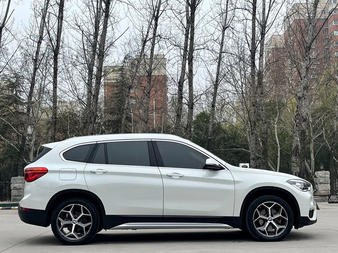 BMW X1 2019 sDrive18Li Premium Model фото 4