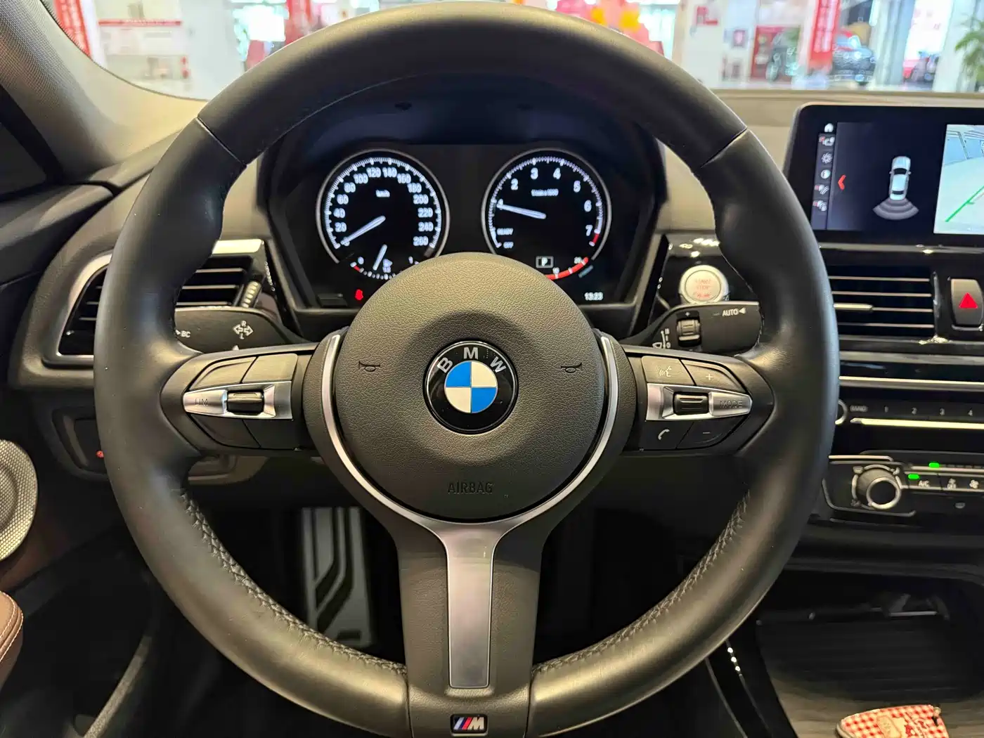 BMW 1 Series 2021 120i M Sport Shadow Edition фото 8