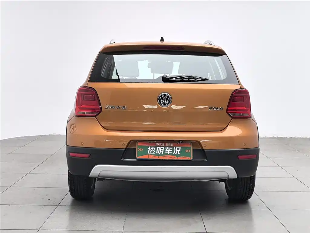 Volkswagen Polo 2014 1.6L Cross Polo Automatic фото 4