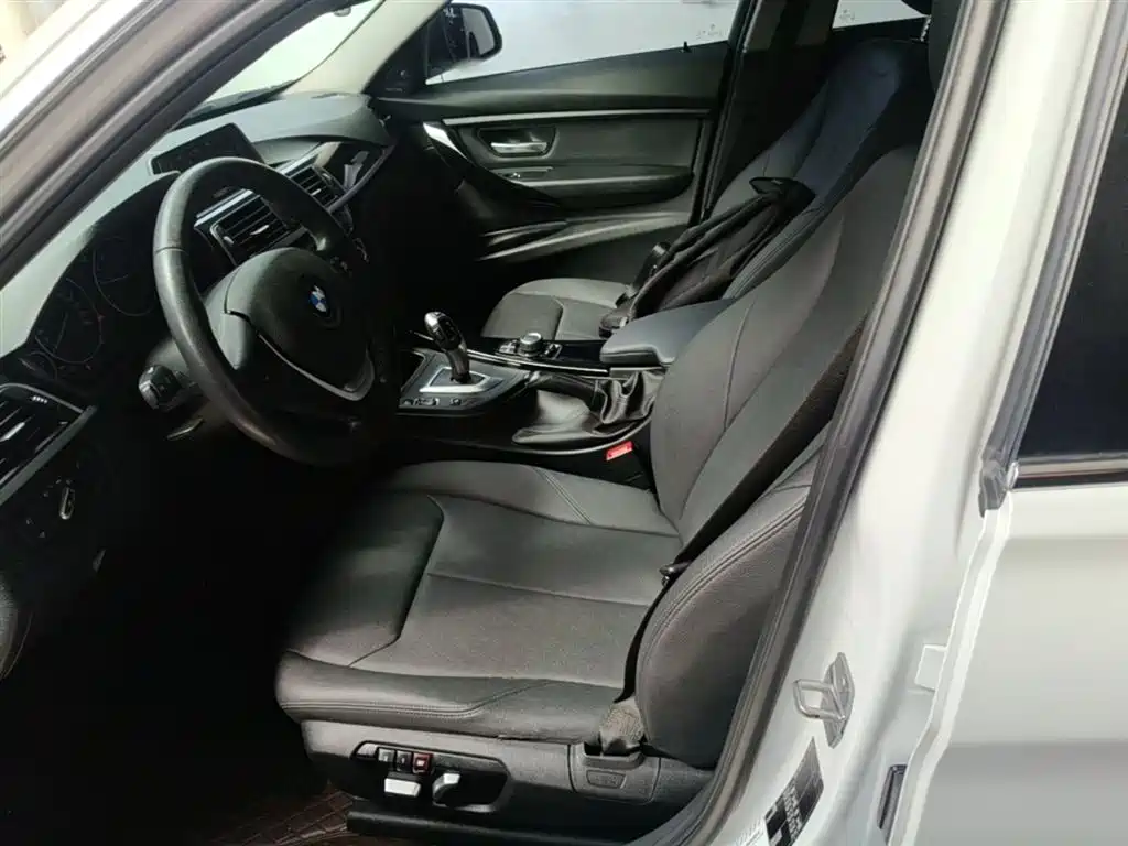 BMW 3 Series 2017 320Li Fashion фото 15