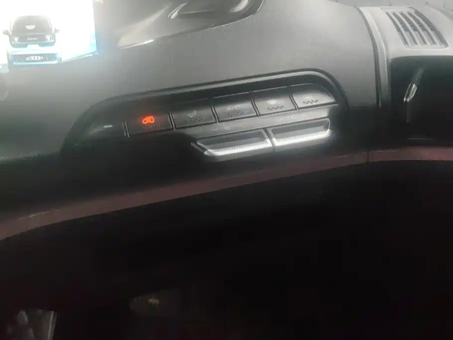 Baojun E300 2020 2020 Stellar Smart Fun Edition
