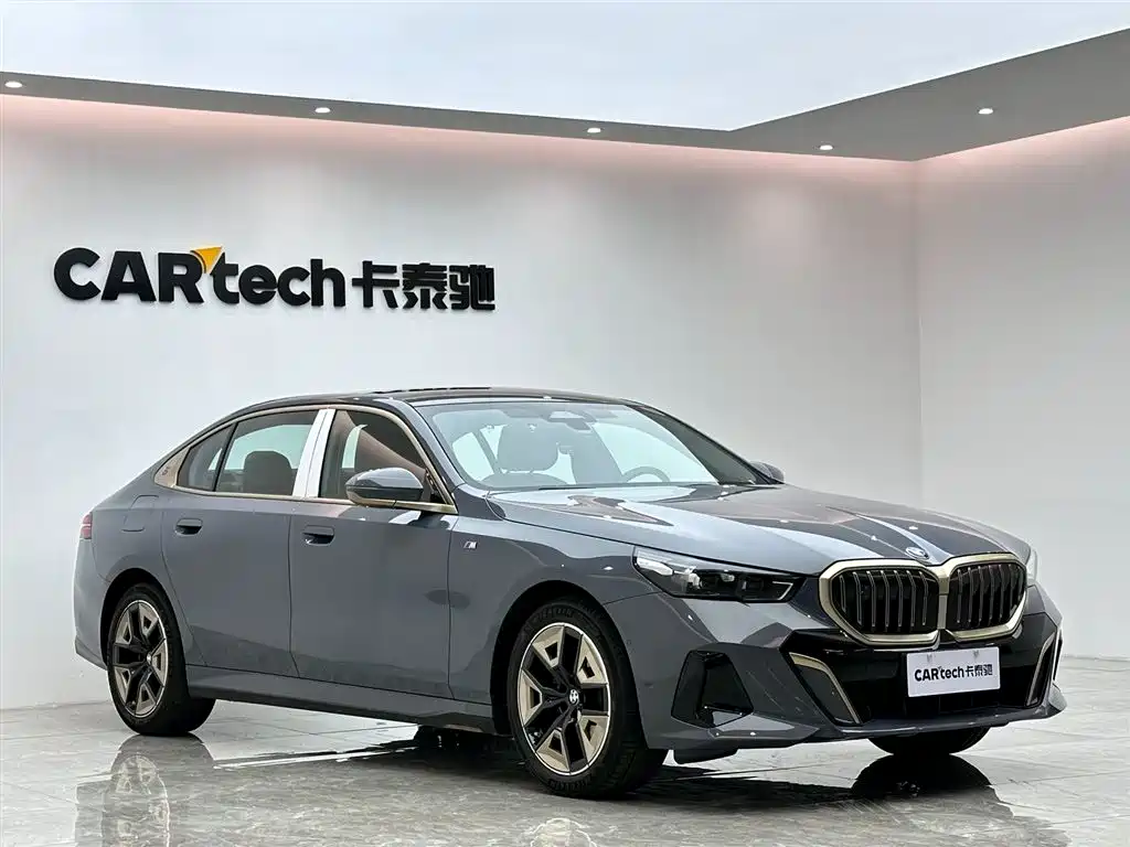 BMW 5 Series 2024 525Li M Sport Package фото 6