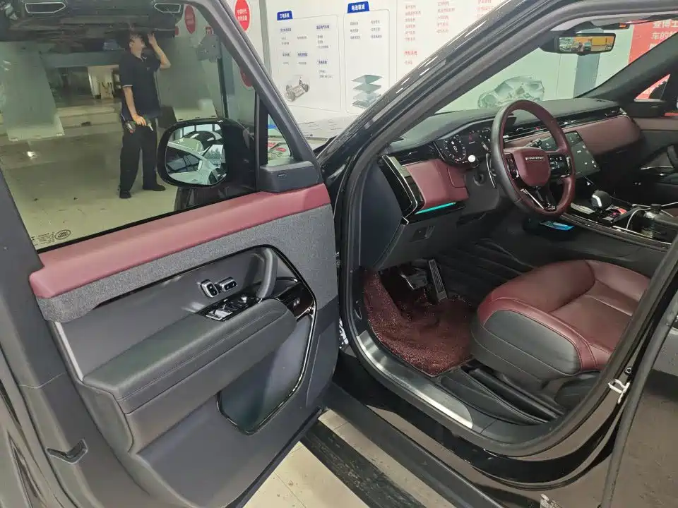 Land Rover Range Rover Sport 2024 400PS Dynamic SE фото 7