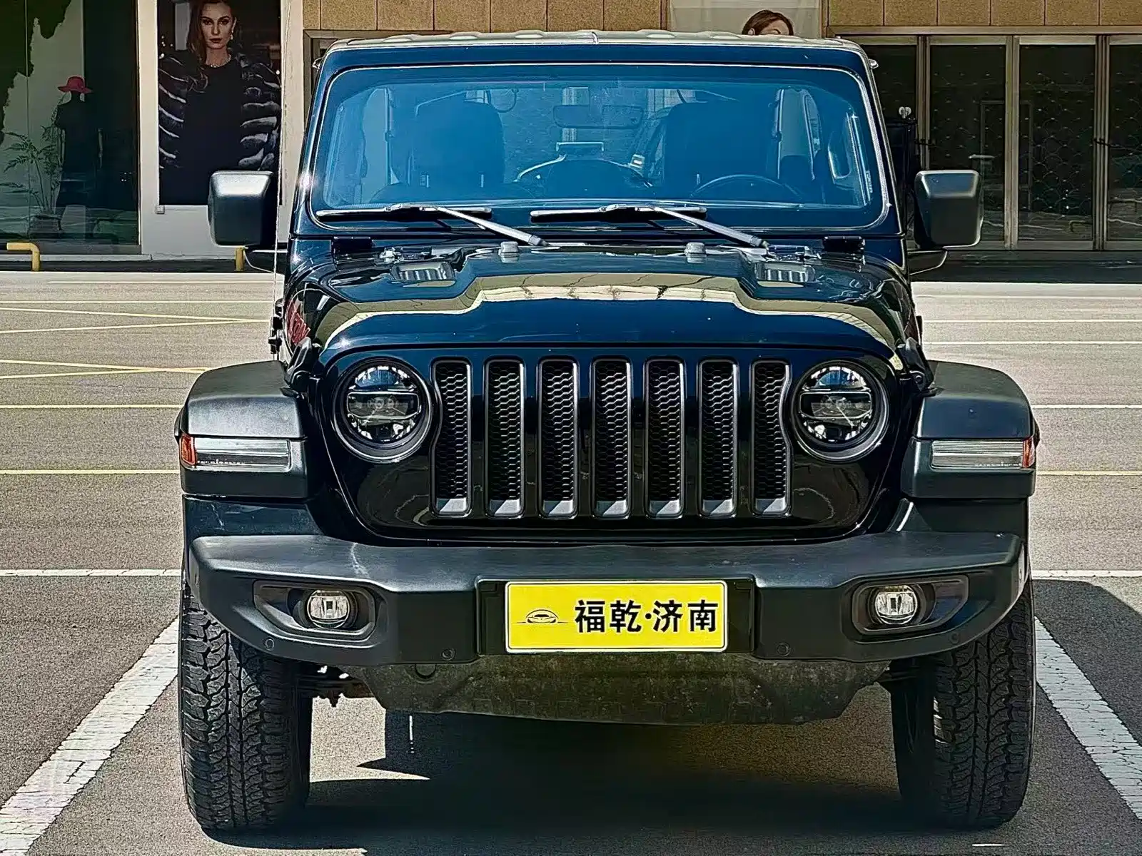 Фото 2 - Jeep Wrangler