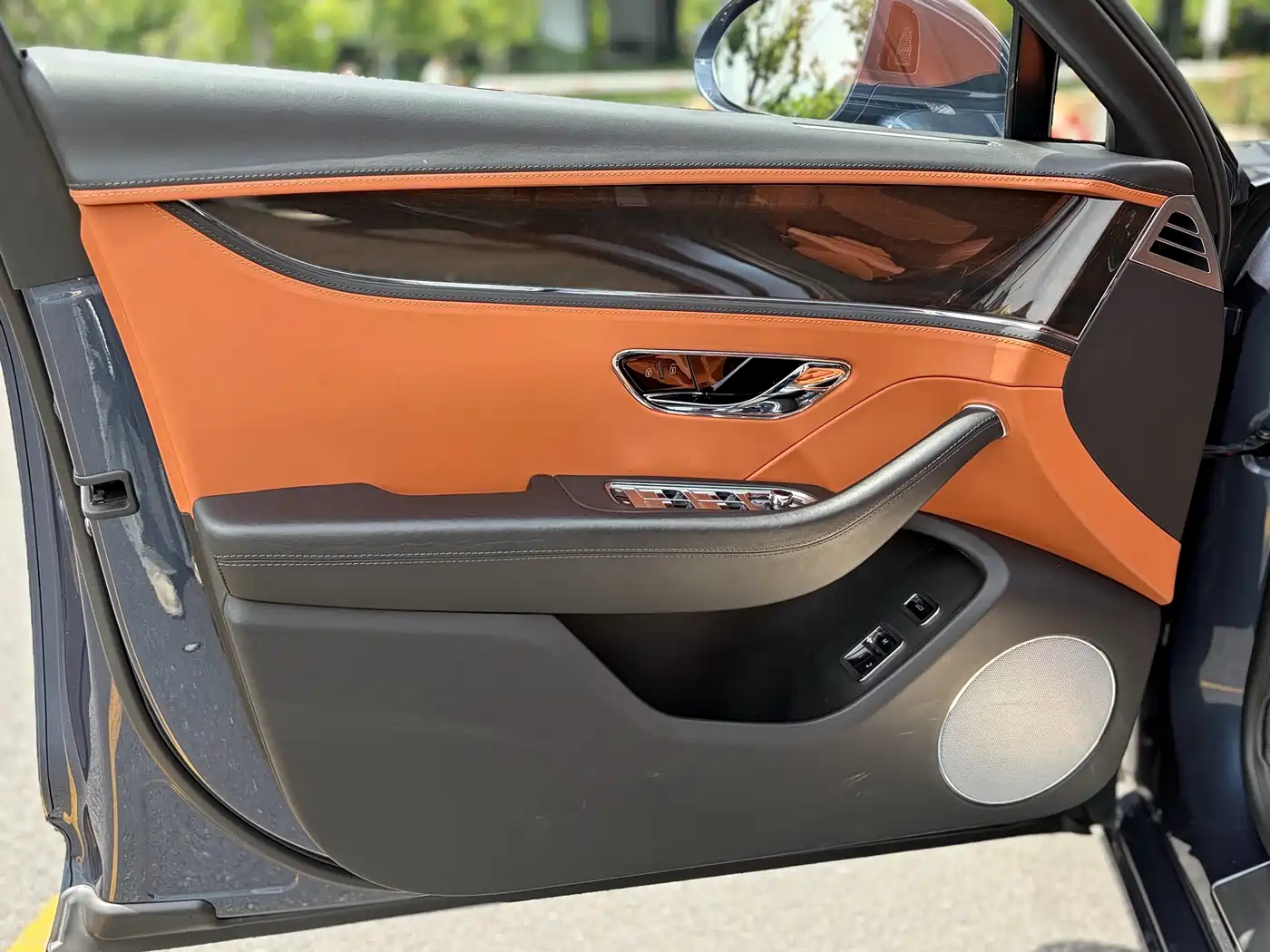 Bentley Flying Spur 2021 4.0T V8 Standard Version фото 23