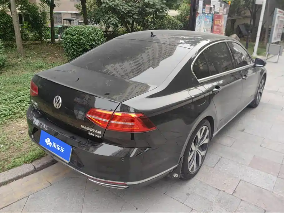 Volkswagen Magotan 2018 330TSI DSG Premium фото 3